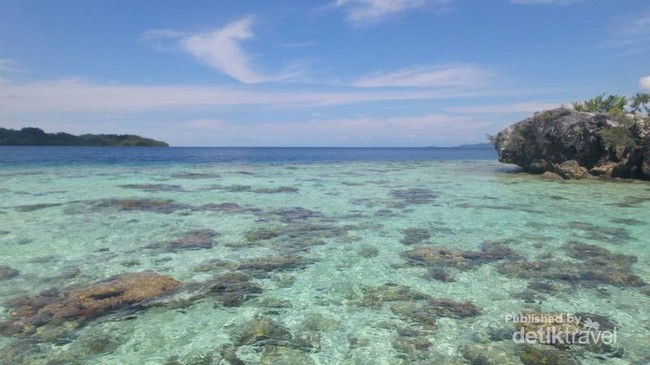 Sunset dan Air Super Jernih di Pulau Kadidiri, Togean