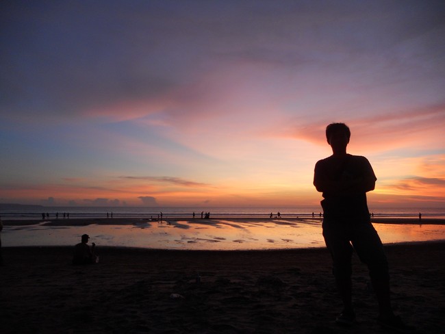 Sunset di Legian, Penutup Tahun yang Sempurna di Bali