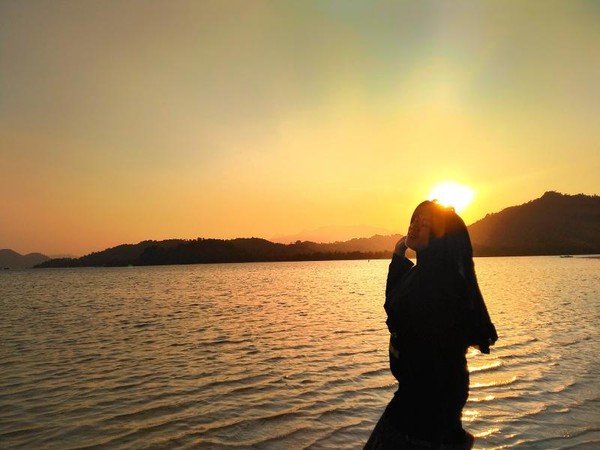 Sunset Pahawang Yang Romantis Bikin Terhipnotis