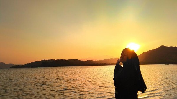 Sunset Pahawang yang Romantis, Bikin Terhipnotis