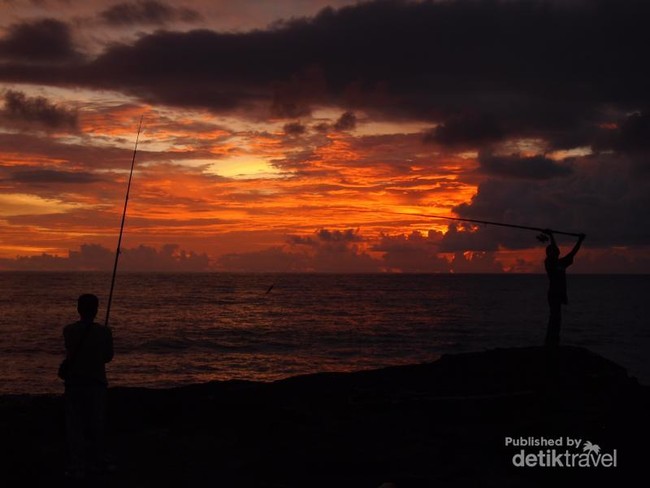 Sunset yang Cantik Ada di Tanah Lot