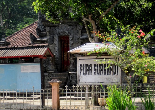 Suranadi, Pura di Tengah Hijaunya Alam Lombok Barat