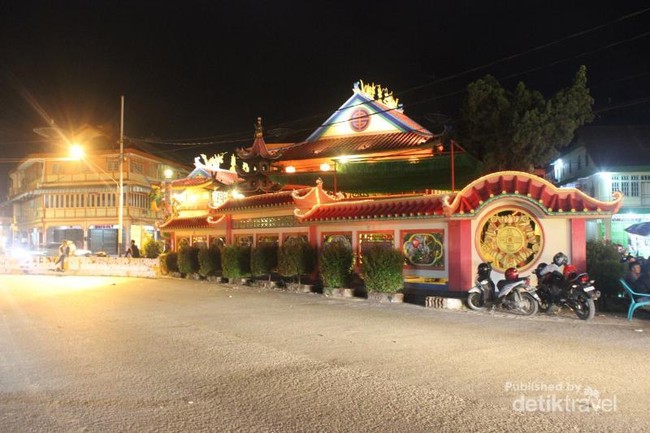 Syahdunya Singkawang di Malam Hari