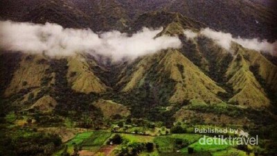 Tak Bosan Menatap Gunung Nona...