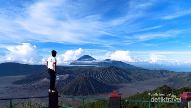 Tak Kalah dengan Ranu Manduro, Ini Bromo Saat Sedang Hijau