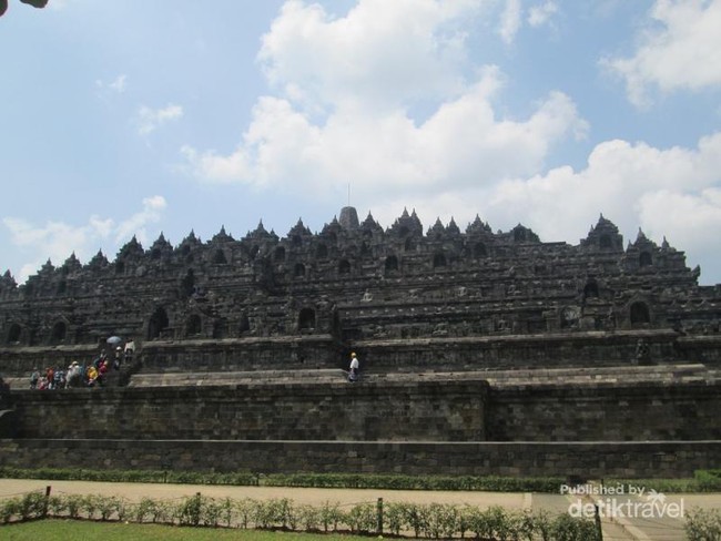 Tak Pernah Bosan Mendatangi Borobudur