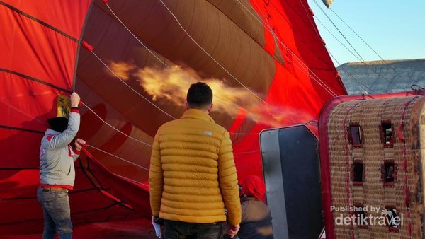 Takjub! Naik Balon Udara di Cappadocia