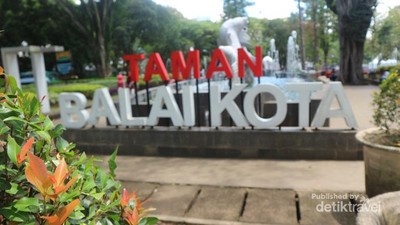 Taman Labirin yang Nggak Bikin Nyasar