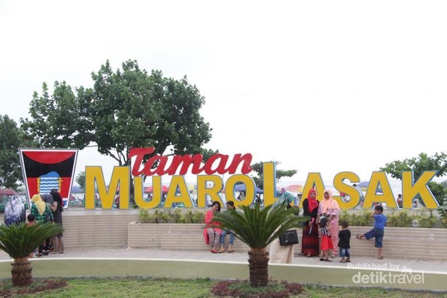 Taman Muaro Lasak & Monumen Merpati Perdamaian Padang