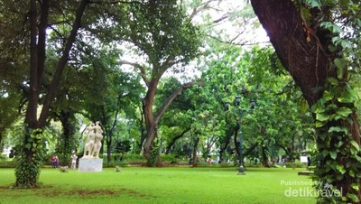 Taman Suropati yang Tidak Pernah Bikin Bosan