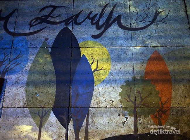 Tampil Beda, Trotoar di Cikini Raya Dihiasi Mural Indah
