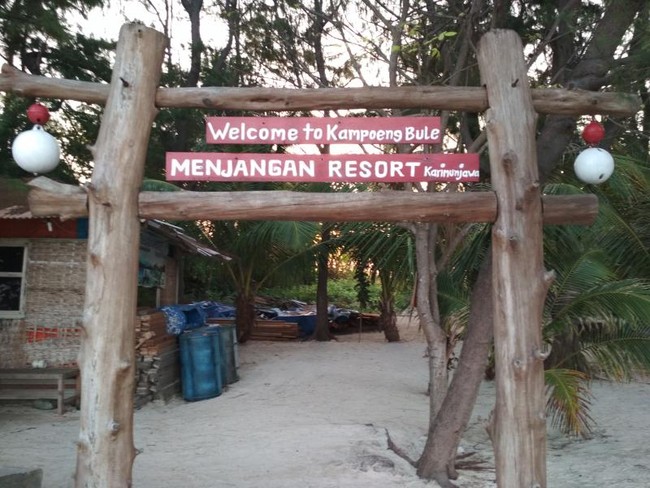 Tenang dan Damai di Pantai Menjangan, Karimunjawa