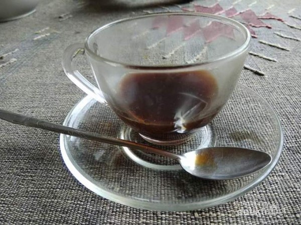 Secangkir kopi untuk memulai hari di Nong Khiaw.