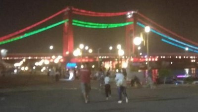 Tepi Sungai Musi Tempat Kongko Tua Muda Warga Palembang
