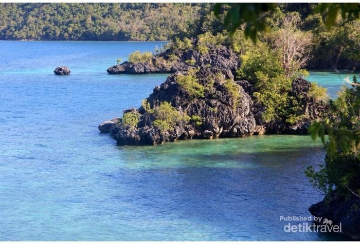 Tergoda Pesona Pulau Senja di Sultra