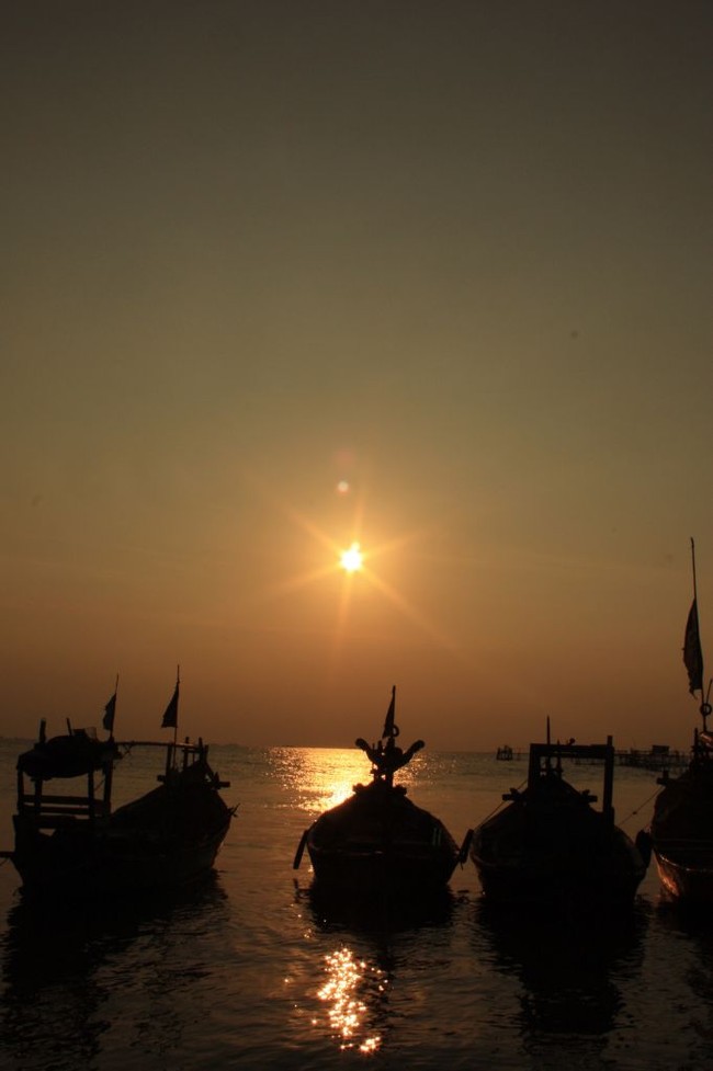 Terhipnotis Sunset Cantik di Tanjung Kait