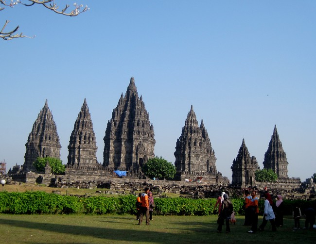 Terkagum-kagum Pesona Candi Hindu Terbesar Se-Asean