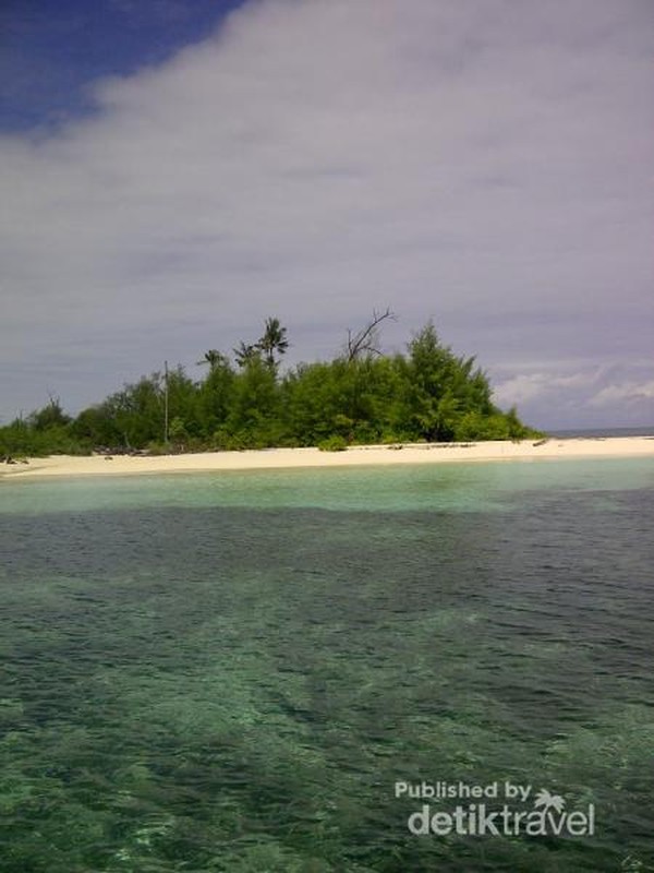Pulau Tolobundu - Wesata.ID