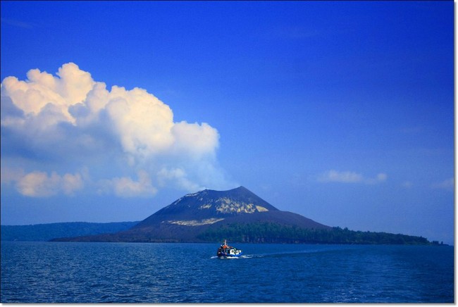Terpukau Anak Gunung Krakatau