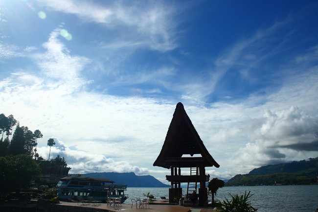 Toba View dilihat dari Desa Tuk-Tuk