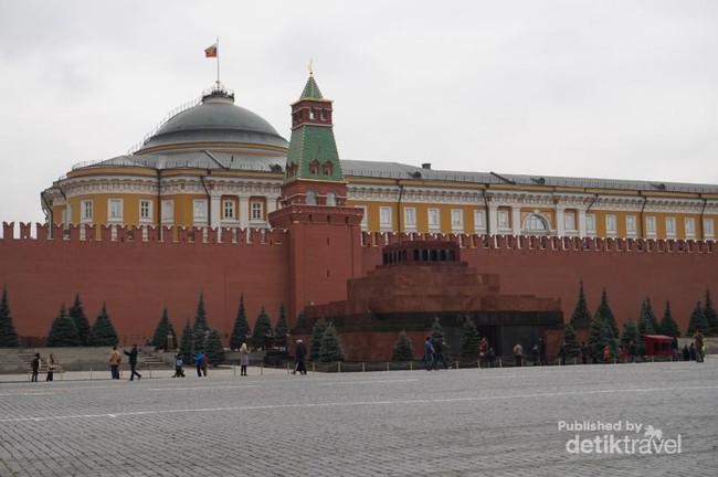 Tokoh Revolusioner Uni Soviet, Lenin Diawetkan di Sini