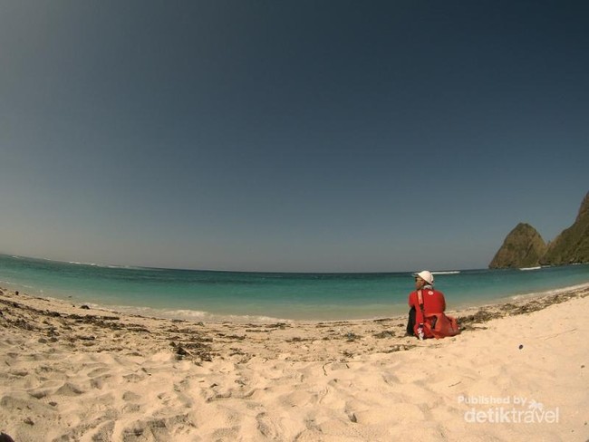 Tropical, Pantai Cantik di Sumbawa Barat
