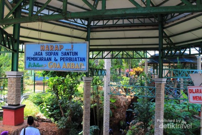 Tuban Punya Gua Keren di Bawah Pasar