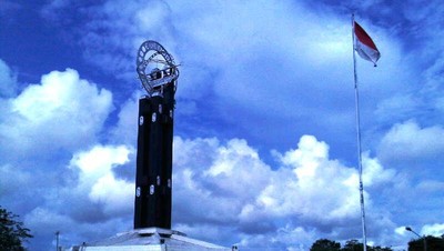 Tugu Khatulistiwa dan Sungai Kapuas