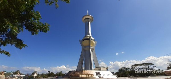 Tugu Mtq Landmark Kota Kendari Yang Megah