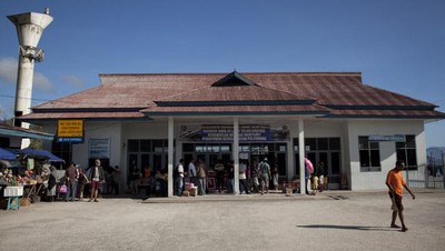 Tulehu-Amahai, Menyebrang ke Pulau Seram