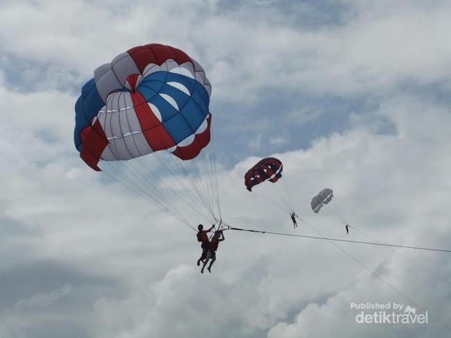 Uji Nyali di Langit Tanjung Benoa, Berani?