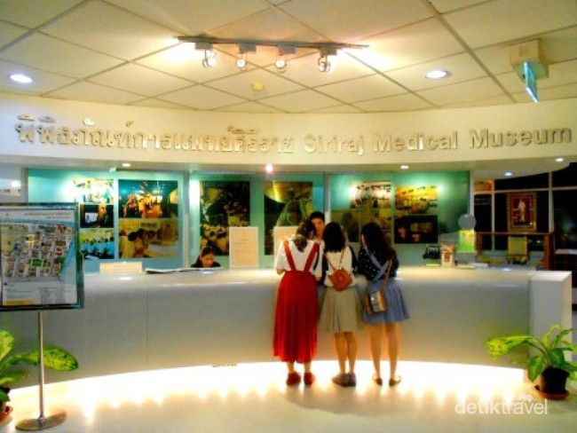 Uji Nyali di Museum Kedokteran Siriraj, Bangkok