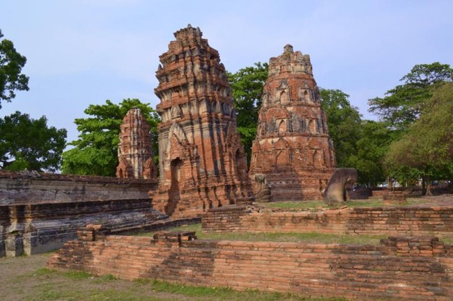 Unik, Ada Kepala Buddha Dalam Pohon di Ayutthaya