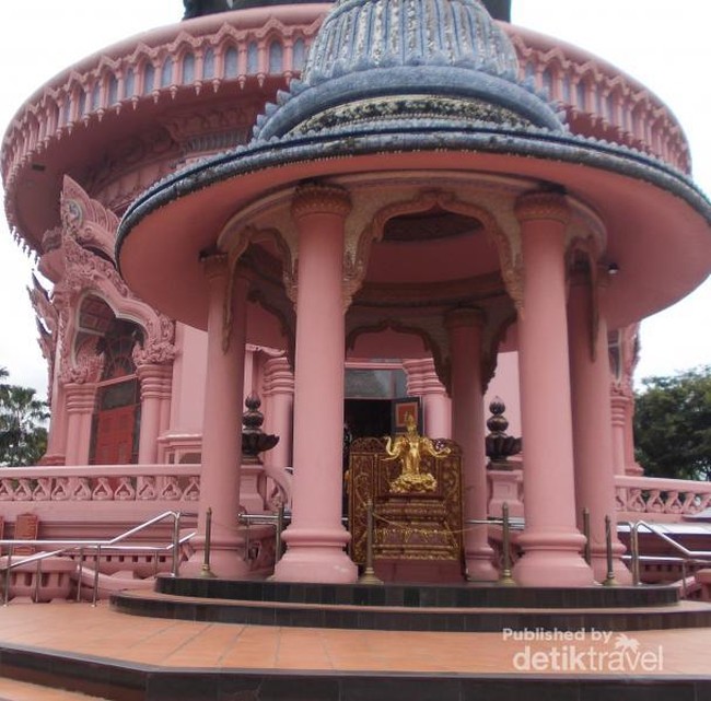 Uniknya Museum Erawan di Bangkok
