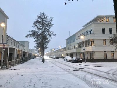 Utrecht Kala Turun Salju di Sore Hari