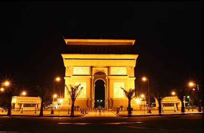 Wah! Arc de Triomphe Prancis Pindah ke Indonesia