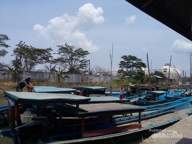 Wisata Beda di Cilacap, Melihat Kilang Minyak