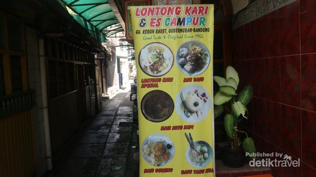 Wisata Kuliner Lontong Kari di Bandung, Enak!