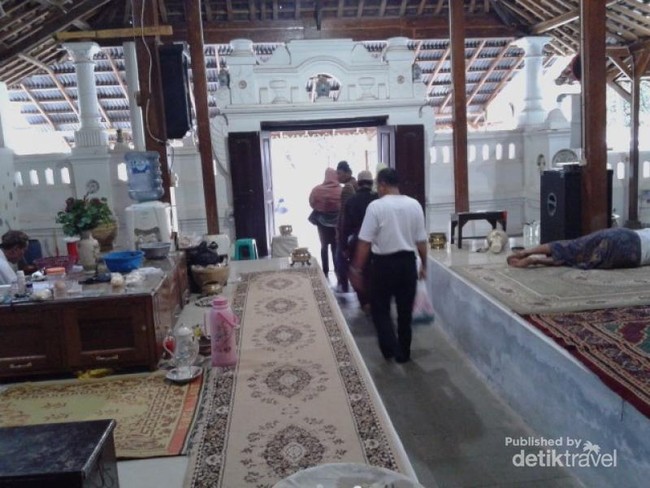 Wisata Religi di Makam Sunan Gunung Jati Cirebon