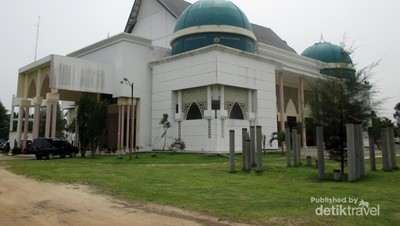 Wisata Religi ke Masjid Terbesar di Simalungun, Sumut