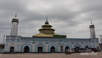 Wisata Religi ke Masjid Tertua di Padang