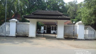 Wisata Religi, Ziarah ke Kompleks Makam Bupati Karawang