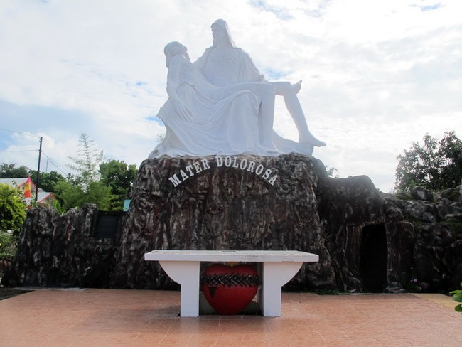 Wisata Religius di Larantuka