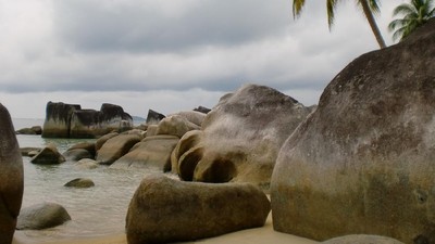 Wow! Ada Taman Batu Raksasa di Natuna