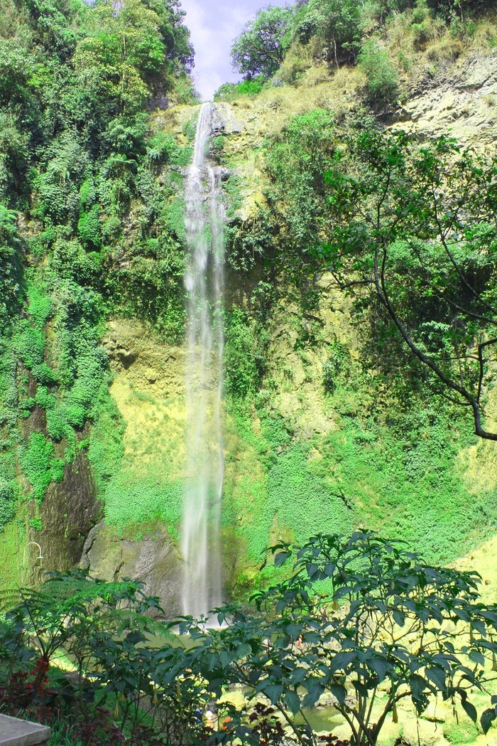 Wuih! Segarnya Liburan di Curug Cimahi