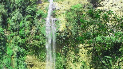 Wuih! Segarnya Liburan di Curug Cimahi