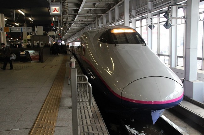 Wussh! Melesat dengan Kereta Peluru Shinkansen