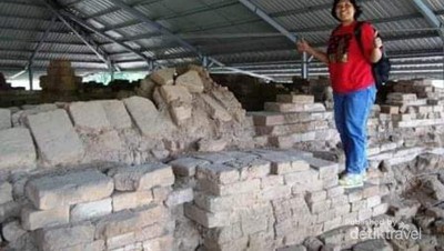 Yang Antimainstream di Mojokerto, Candi Gentong Trowulan