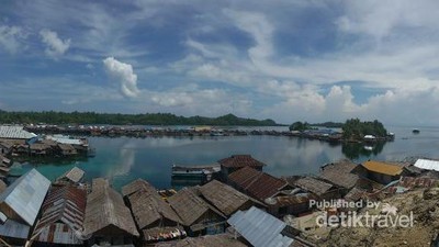 Yang Keren di Sulawesi Tengah, Teluk Tomini
