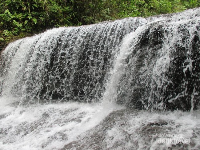 Yang Segar dari Sumatera Utara, Air Terjun Tanjung Raja